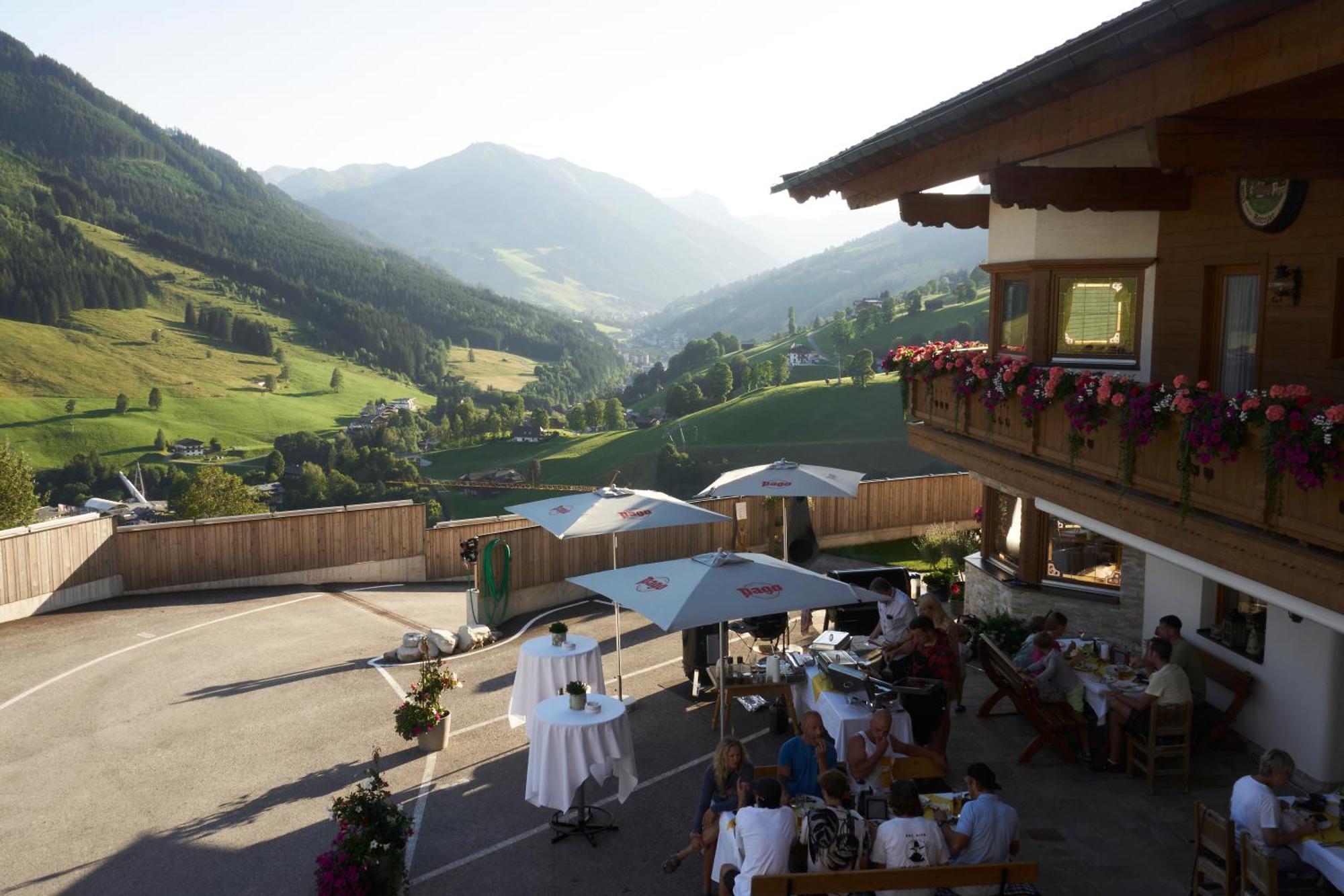 Landhaus Saalbach - Joker Card Included In Summer מראה חיצוני תמונה